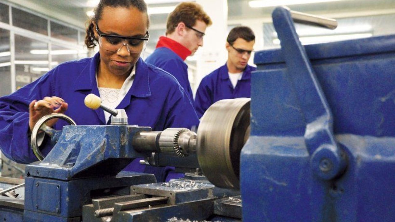 Curso Técnico de Mecânica: Quanto Tempo Dura, Quanto Ganha e Como é o ...