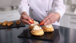 Curso de confeitaria o que aprende quanto investir